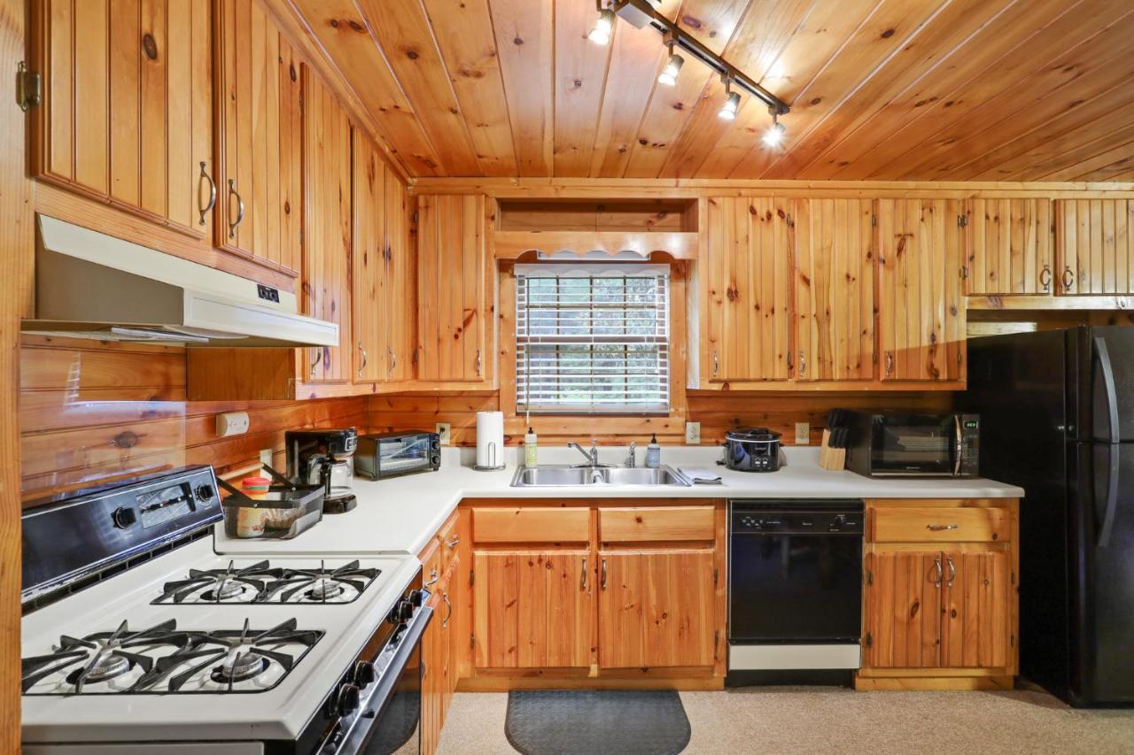 2 Separate Cabins Along A Peaceful Creek With Resort Amenities エリジェイ エクステリア 写真