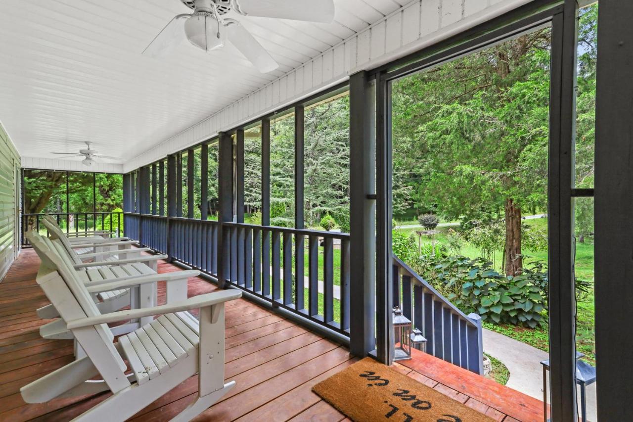2 Separate Cabins Along A Peaceful Creek With Resort Amenities エリジェイ エクステリア 写真